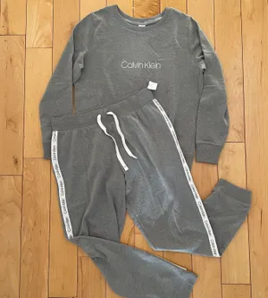 Calvin Klein 2PC Lounge Set. thumbnail 1