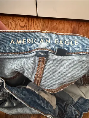 American Eagle Relaxed Light Blue Distressed Denim Shorts Size 8 thumbnail 5