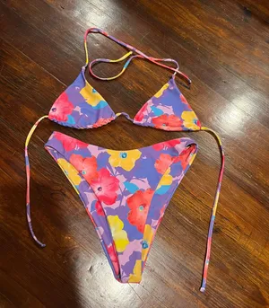 Bikini Set thumbnail 1
