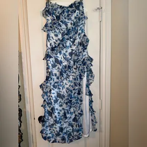 BHLDN Jia Bias-Cut Ruffled Printed V-Neck Gown size‎ 4 thumbnail 3