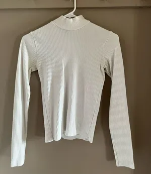 Brandy Melville Turtleneck Long Sleeve thumbnail 1