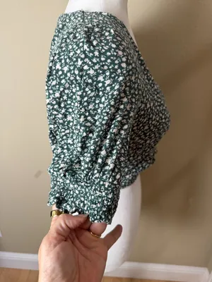 American Eagle Puff Sleeve Green Floral Print Wrap Top Size XS thumbnail 6