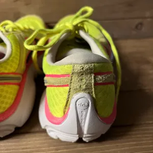 Brooks cadence neon yellow running shoes size 8 bg thumbnail 7