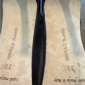 Manolo Blahnik Patent Leather Ankle Strap Heels Size 39.5 Black thumbnail 10