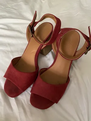 Universal Threads Dark Red Suede Heeled Sandals thumbnail 4