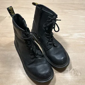 Dr. Martens 1460 8-Eye Sz 6 thumbnail 2