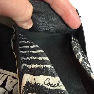 Coach Zebra Print Slip On Canvas Sneakers Women US Size 6.5 B Slip On Narrow‎ thumbnail 9