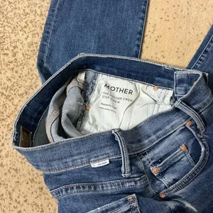 Mother The Insider Crop Step Chew Jeans Dancing On Coals Blue 1417-104‎ Size 26 thumbnail 3