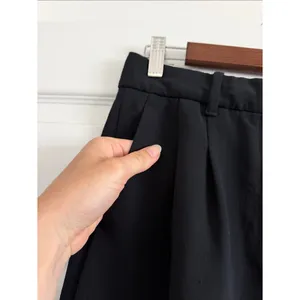 Wilfred Aritzia Black Pleated Trousers Pants Size 6 High Rise thumbnail 3