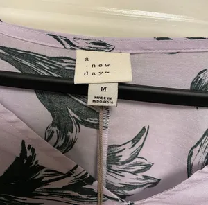 A New Day NWT Lavender Palm Top thumbnail 2