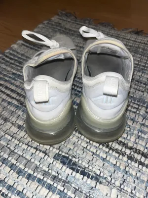 Nike Air Max 270 thumbnail 3
