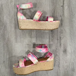 BAMBOO Multicolor Tie-Dye Wedge Sandals thumbnail 6