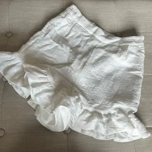 NWT‎ Endless Rose White Flutter Hem Textured Shorts thumbnail 1