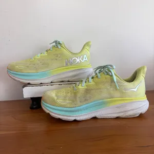 Hoka Clifton 9 Womens Running Shoes 9 Citrus Glow Yellow Blue 1127896 CGSO thumbnail 2