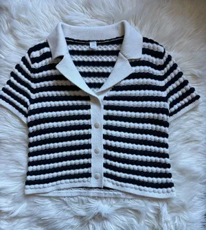 Old Navy striped sweater top thumbnail 1