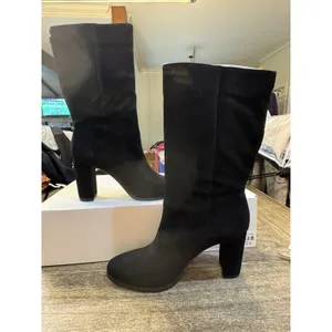 Lauren Ralph Lauren Artizan Suede Tall Boot Black Size 9.5 thumbnail 3