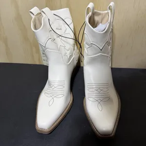No Boundaries Western Ankle Cowgirl Boots Booties Star Embroidered Memory Foam 8 thumbnail 2