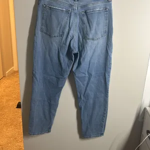 Abercrombie & Fitch The Mom High Rise Jean thumbnail 5