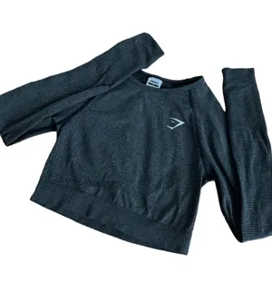 Gymshark Vital Seamless Long Sleeve Crop Top thumbnail 1