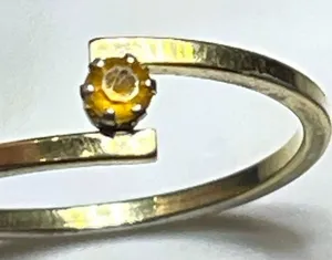 Vintage 70s Avon Gold Tone Yellow Lucite/Glass Open Bypass Ring Size 8 thumbnail 1