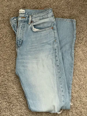 ZARA Straight-Leg Jeans thumbnail 3