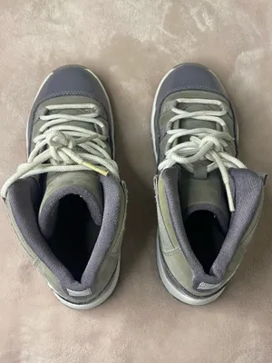 Air Jordan 11 Retro 'Cool Grey' kids shoes size 1.5Y thumbnail 5