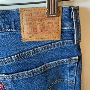 Levi Strauss 501 Original Fit Button‎ Fly Blue Denim Jeans W26 thumbnail 12