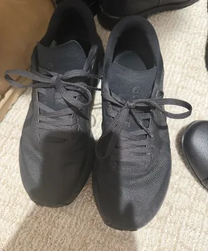 On Cloud Tennis Shoes thumbnail 1