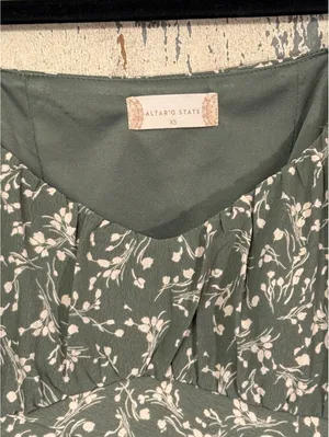 Altar'd State green floral tie Cropped Top, size XS thumbnail 2