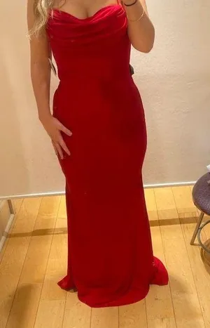Windsor Red Formal Dress thumbnail 1