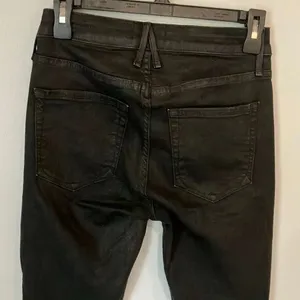 Good American Good Legs Mid Rise Black Skinny Jeans size 2/26 #784 thumbnail 9
