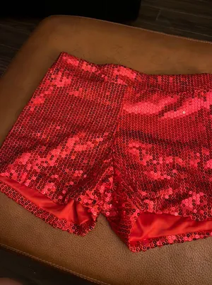 sequence red costume shorts thumbnail 3