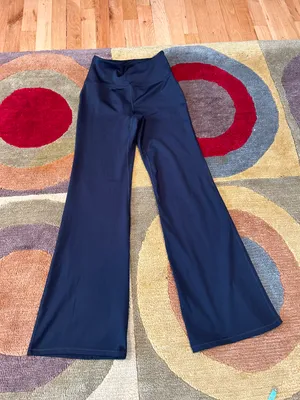 NWOT Black High Waisted Flare Leggings Athletic Yoga Pants Size XS Runs Short thumbnail 1