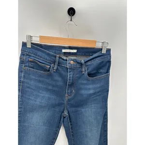 Levis Women Slimming Straight Jeans Medium Wash Stretch Mid Rise‎ Blue Size 30 thumbnail 5