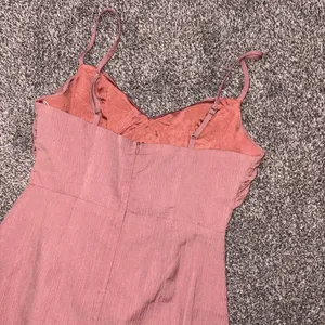 White Fox Boutique pink mini dress with ruffled hem and tie front detail, size S thumbnail 4