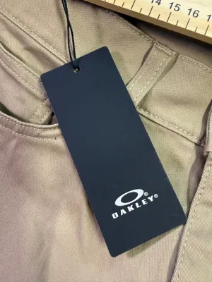 Oakley NWT Men’s Khaki Pocket Shorts  thumbnail 8