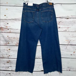American Eagle NWT Size 18 Short Blue Denim Super High Rise Baggy Wide Leg Jeans thumbnail 3
