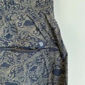 Mountain Hardwear Topographic Print Hiking Shorts Navy Blue Drawstring Medium M thumbnail 3