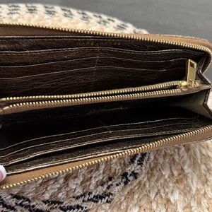 Marc‎ Jacobs Quilted Metallic Bronze Leather Zip Around Continental Wallet thumbnail 10