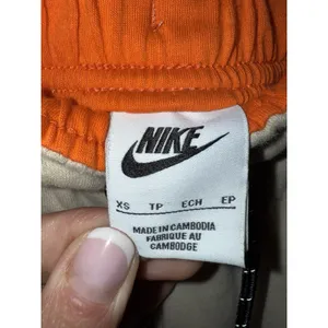 Nike Sportswear Women's XS Cargo Workout Beige‎ Tan Pants Sweatpants thumbnail 4