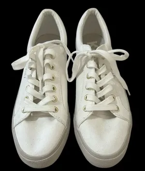Keds Women’s Jump Kick Sneaker, Snow White Canvas, size 10, NWOT thumbnail 1