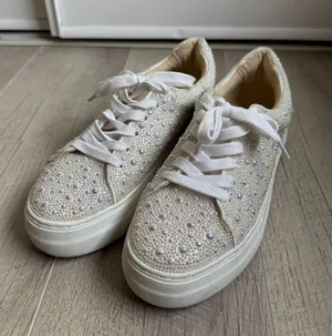 Pearl Sneakers White Size 7 thumbnail 3