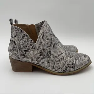 Boutique By Corkys Ankle Booties Women Size 9 Animal Print Shoes Side Zip Heel thumbnail 4