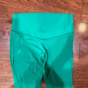 Green Women's High-Waisted Leggings Aerie Offline NWOT L thumbnail 4