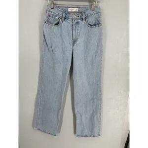 Abercrombie & Fitch Womens The 90s Relaxed Jean High Rise Light Wash 28/6S thumbnail 2