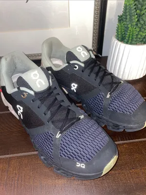 On Cloud Cloudflyer Running Shoes / Sneakers size 9 thumbnail 2