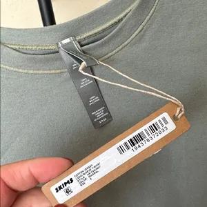 SKIMS‎ COTTON JERSEY LONG SLEEVE T-SHIRT | Mineral - S NWT NEW thumbnail 3