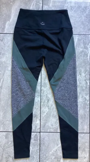 Beyond Yoga Womens Colorblock High Waisted Leggings Black Grey Green Size M thumbnail 1