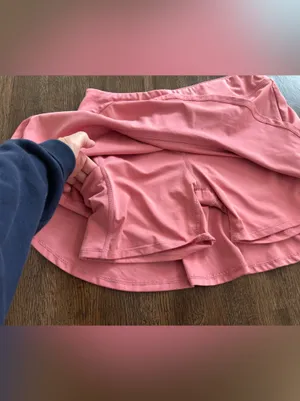 Tommy Bahama Golf Skort Pink - Size Small thumbnail 3