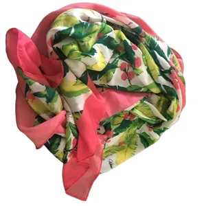 VS Victoria’s Secret Supermodel Essential Floral Square Scarf Pink Green 45X45 thumbnail 2